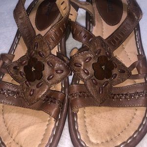 Earth 🌍 Sandals size 8